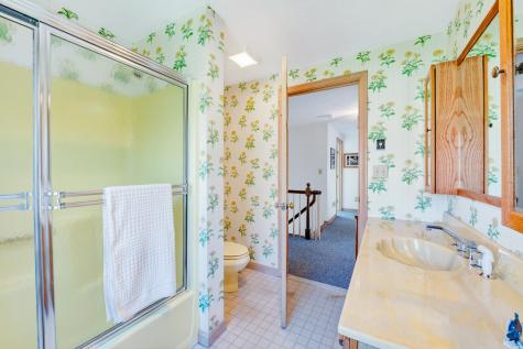 38 Nemasket Road Falmouth MA 02540