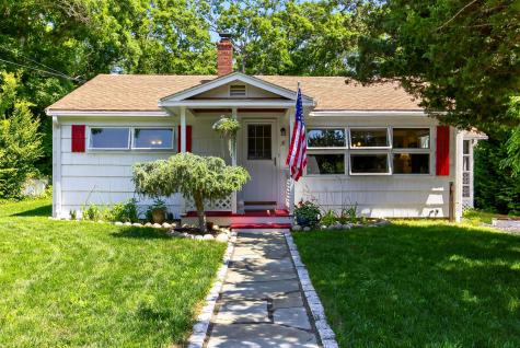 18 Seaview Road Bourne MA 02562