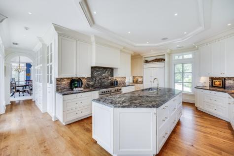 391 Sea View Avenue Barnstable MA 02655