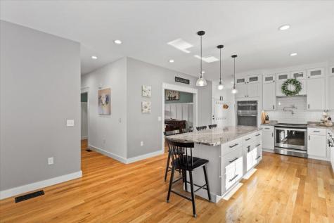 18 Quaker Lane Bourne MA 02553