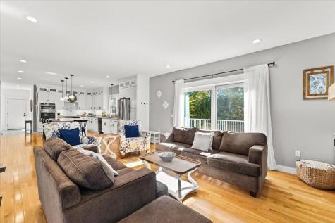 18 Quaker Lane Bourne MA 02553