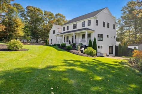 18 Quaker Lane Bourne MA 02553