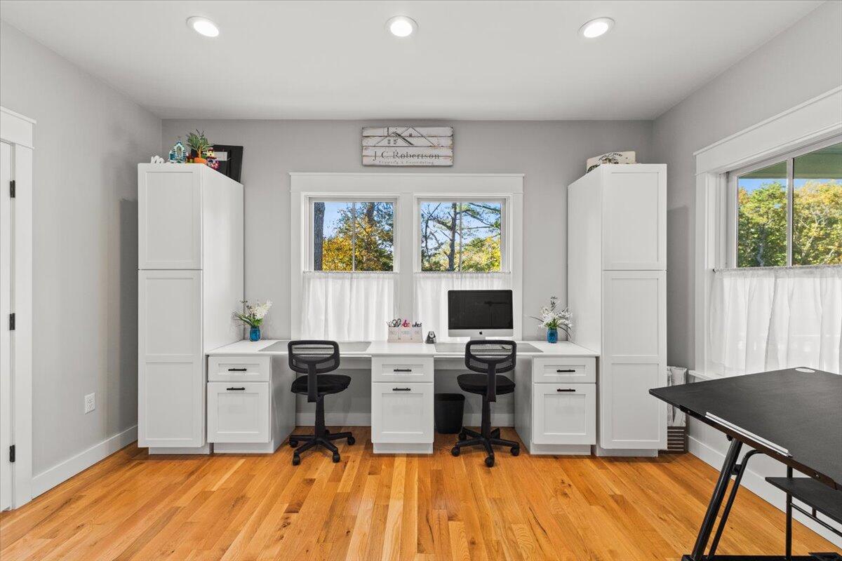 18 Quaker Lane Bourne MA 02553