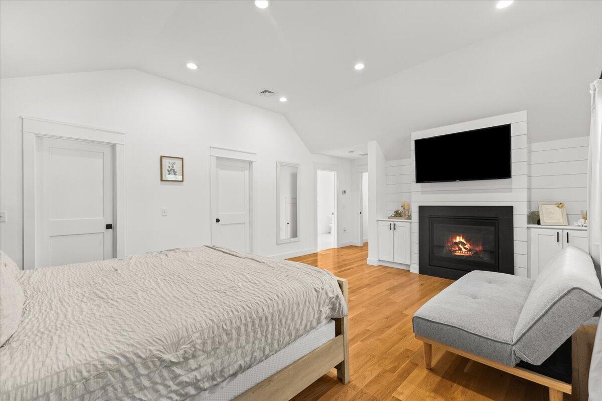 18 Quaker Lane Bourne MA 02553