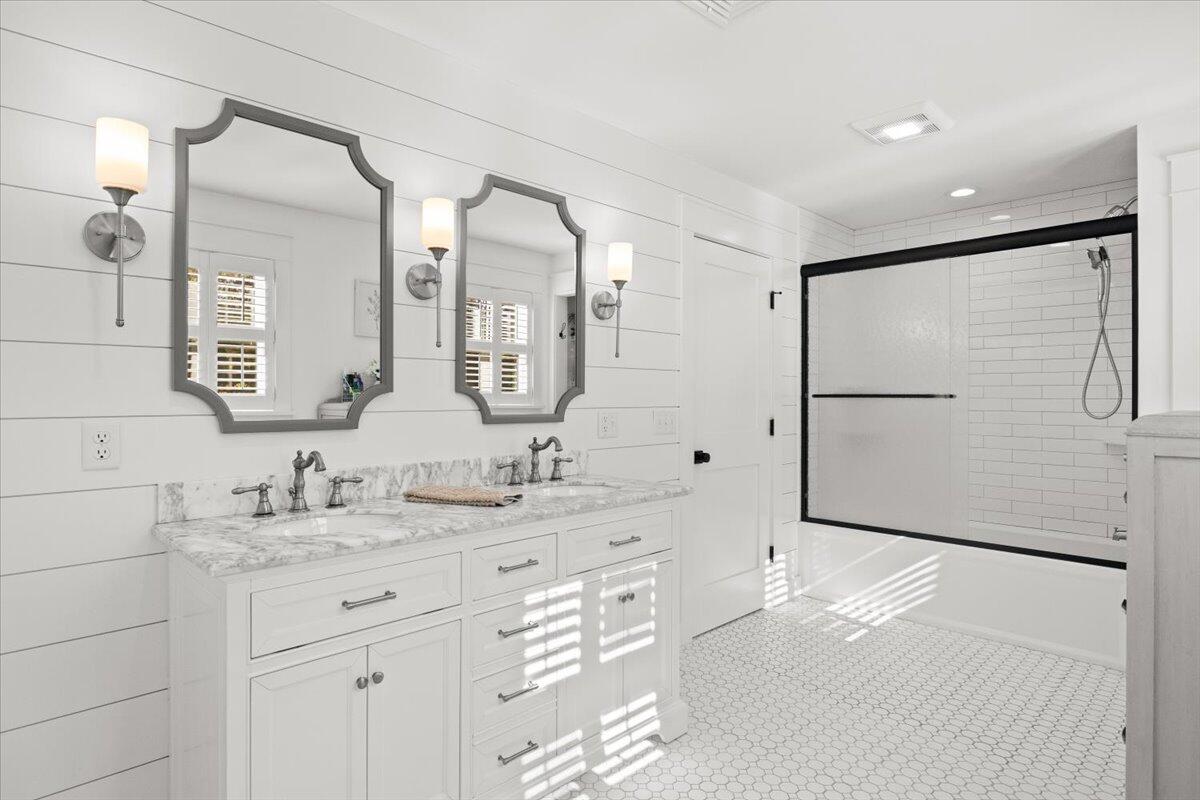 18 Quaker Lane Bourne MA 02553