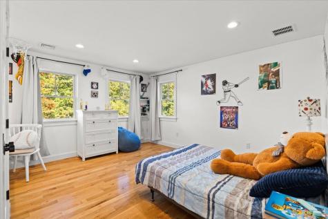 18 Quaker Lane Bourne MA 02553