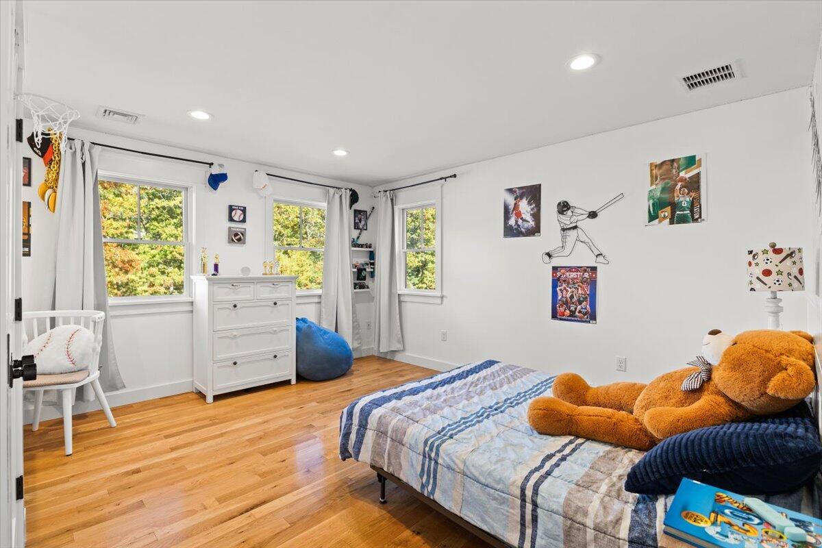 18 Quaker Lane Bourne MA 02553