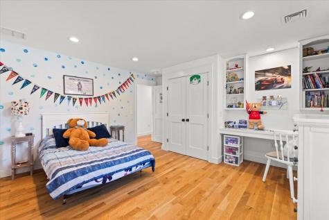 18 Quaker Lane Bourne MA 02553