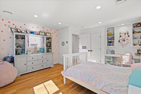 18 Quaker Lane Bourne MA 02553