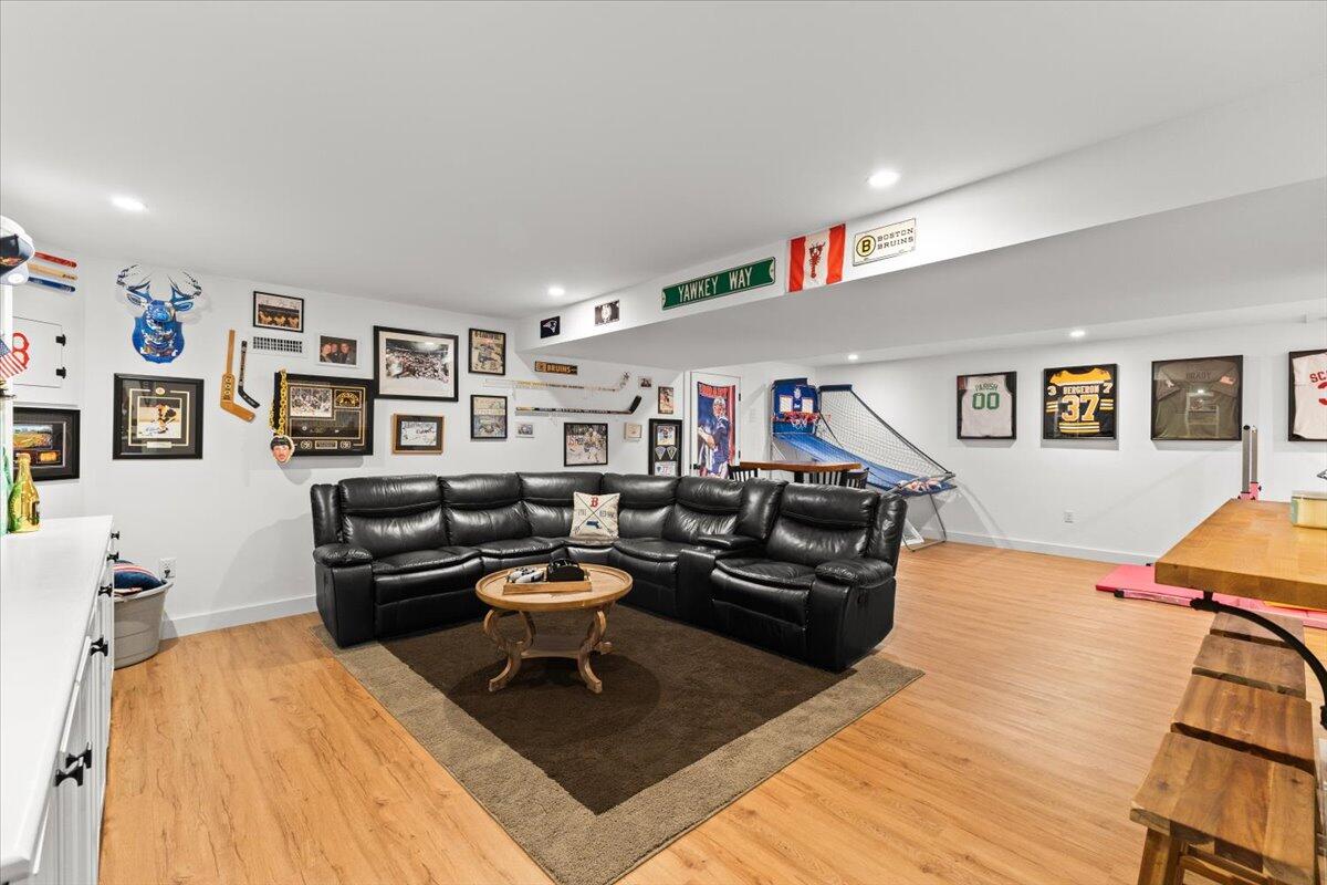 18 Quaker Lane Bourne MA 02553