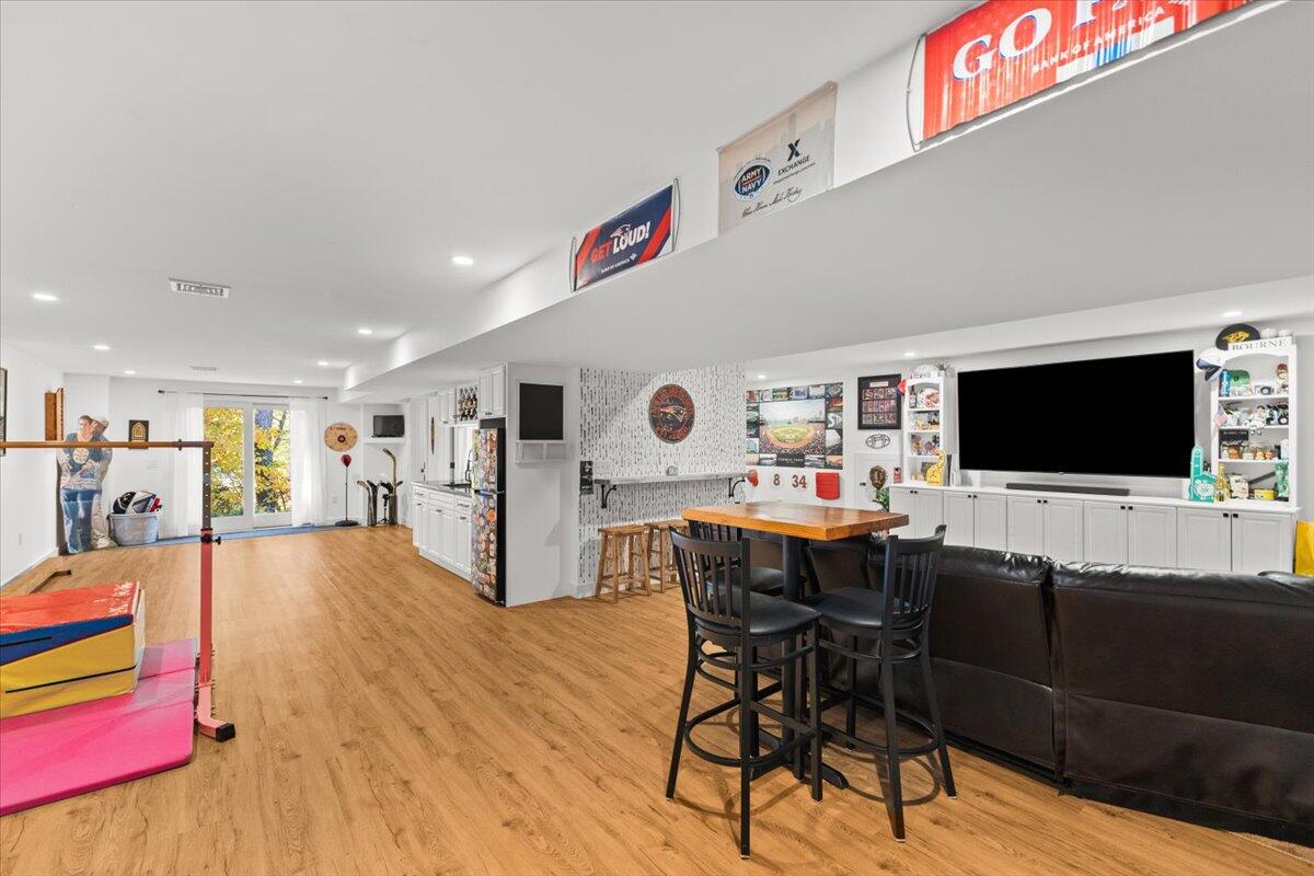 18 Quaker Lane Bourne MA 02553