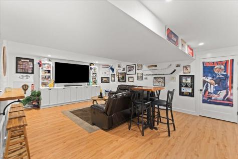 18 Quaker Lane Bourne MA 02553