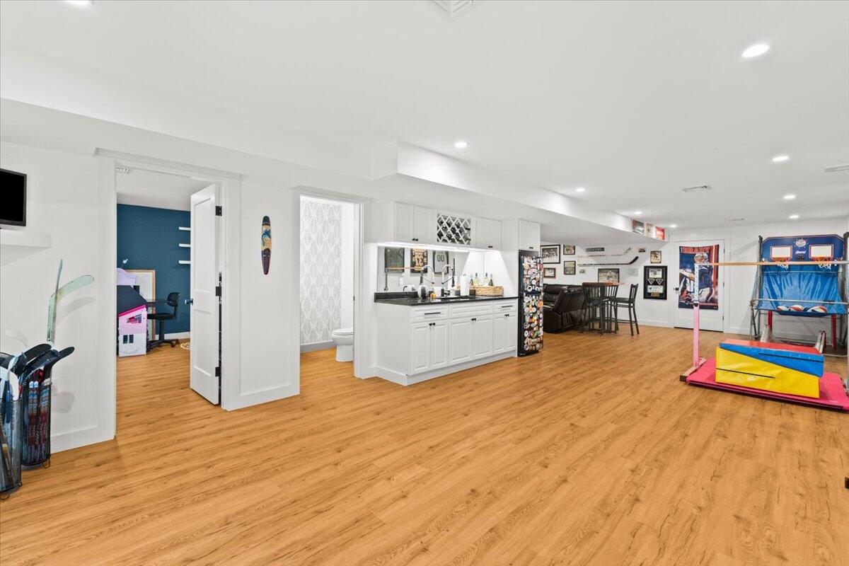 18 Quaker Lane Bourne MA 02553