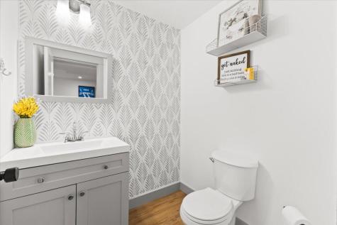 18 Quaker Lane Bourne MA 02553