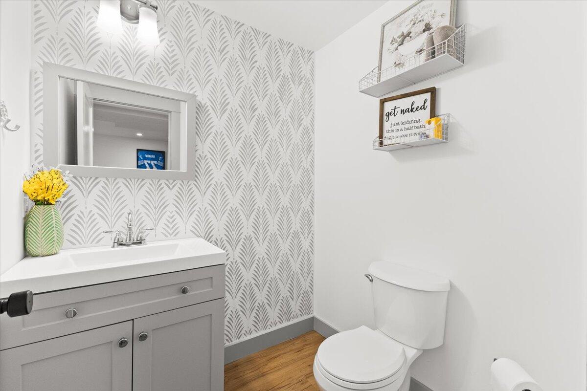 18 Quaker Lane Bourne MA 02553