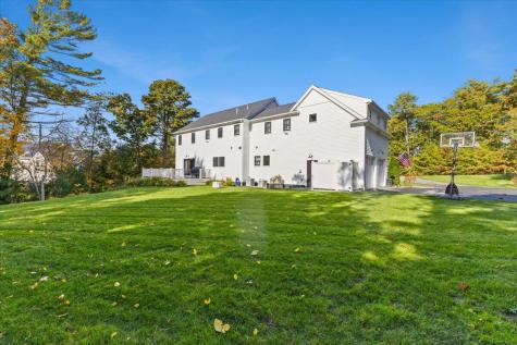 18 Quaker Lane Bourne MA 02553
