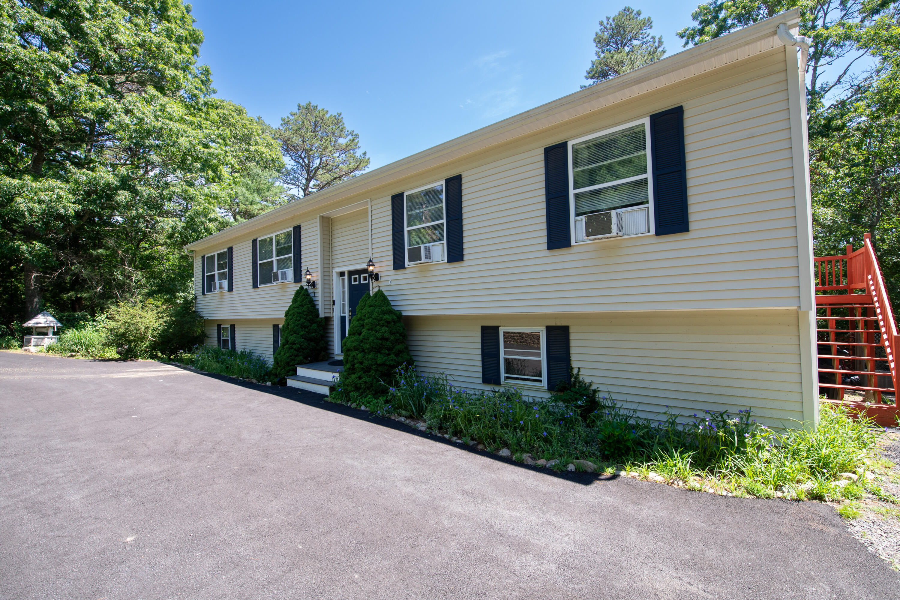 8 Raccoon Lane Forestdale MA 02644