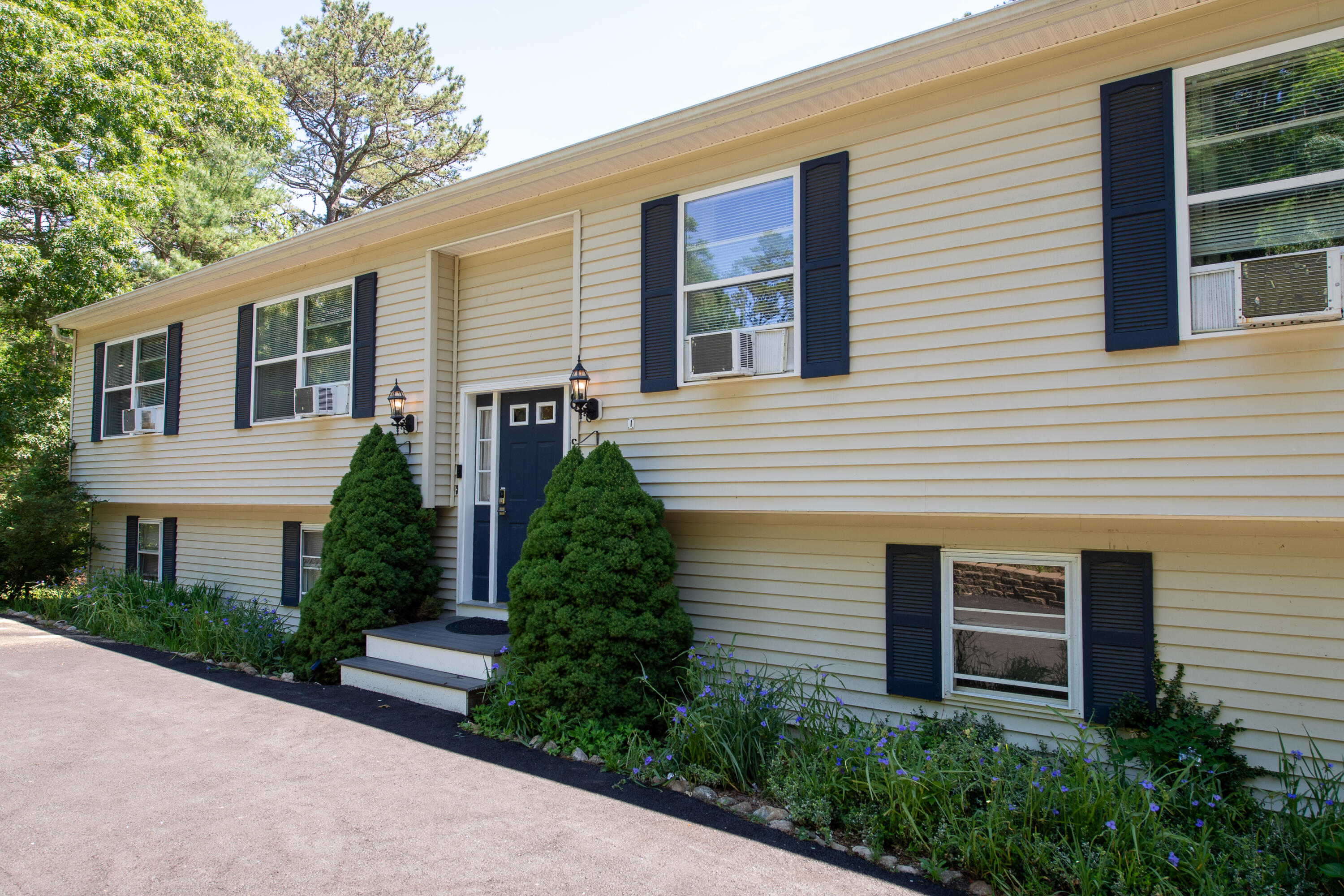 8 Raccoon Lane Forestdale MA 02644