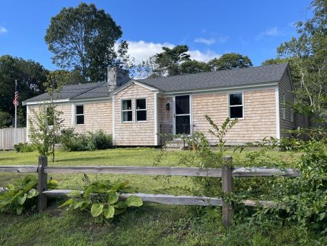 25 Raspberry Lane Marstons Mills MA 02648