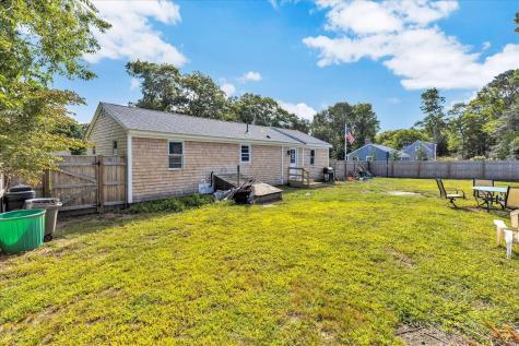 25 Raspberry Lane Marstons Mills MA 02648