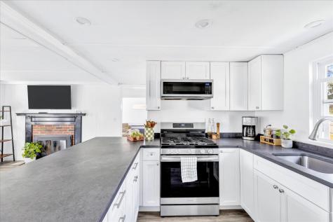 25 Raspberry Lane Marstons Mills MA 02648
