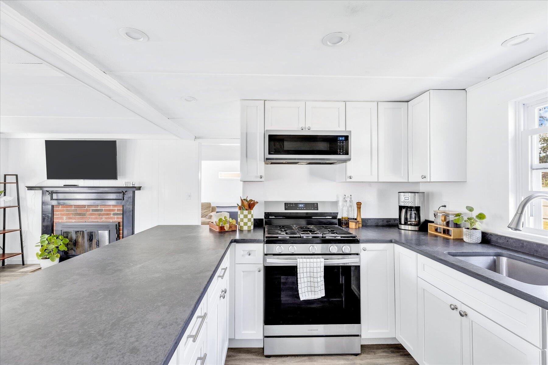 25 Raspberry Lane Marstons Mills MA 02648