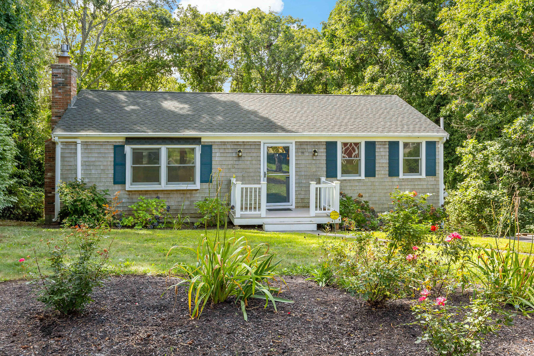 11 Warwick Way Mashpee MA 02649