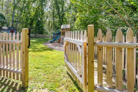 11 Warwick Way Mashpee MA 02649