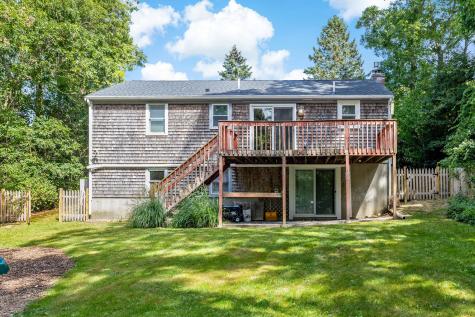 11 Warwick Way Mashpee MA 02649