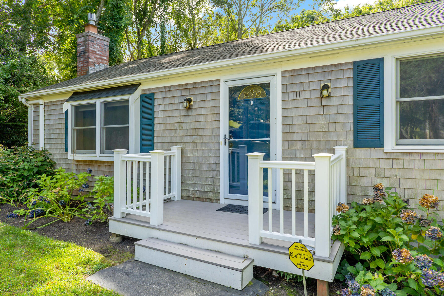 11 Warwick Way Mashpee MA 02649