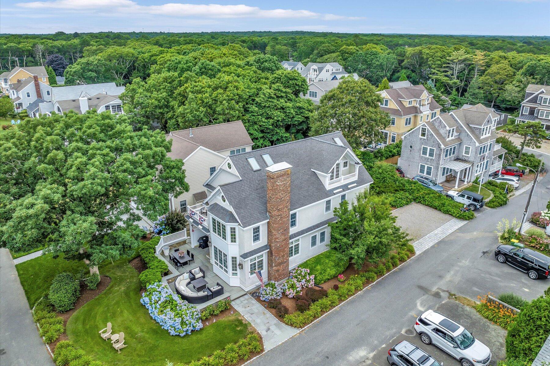 17 Cross Street Mashpee MA 02649