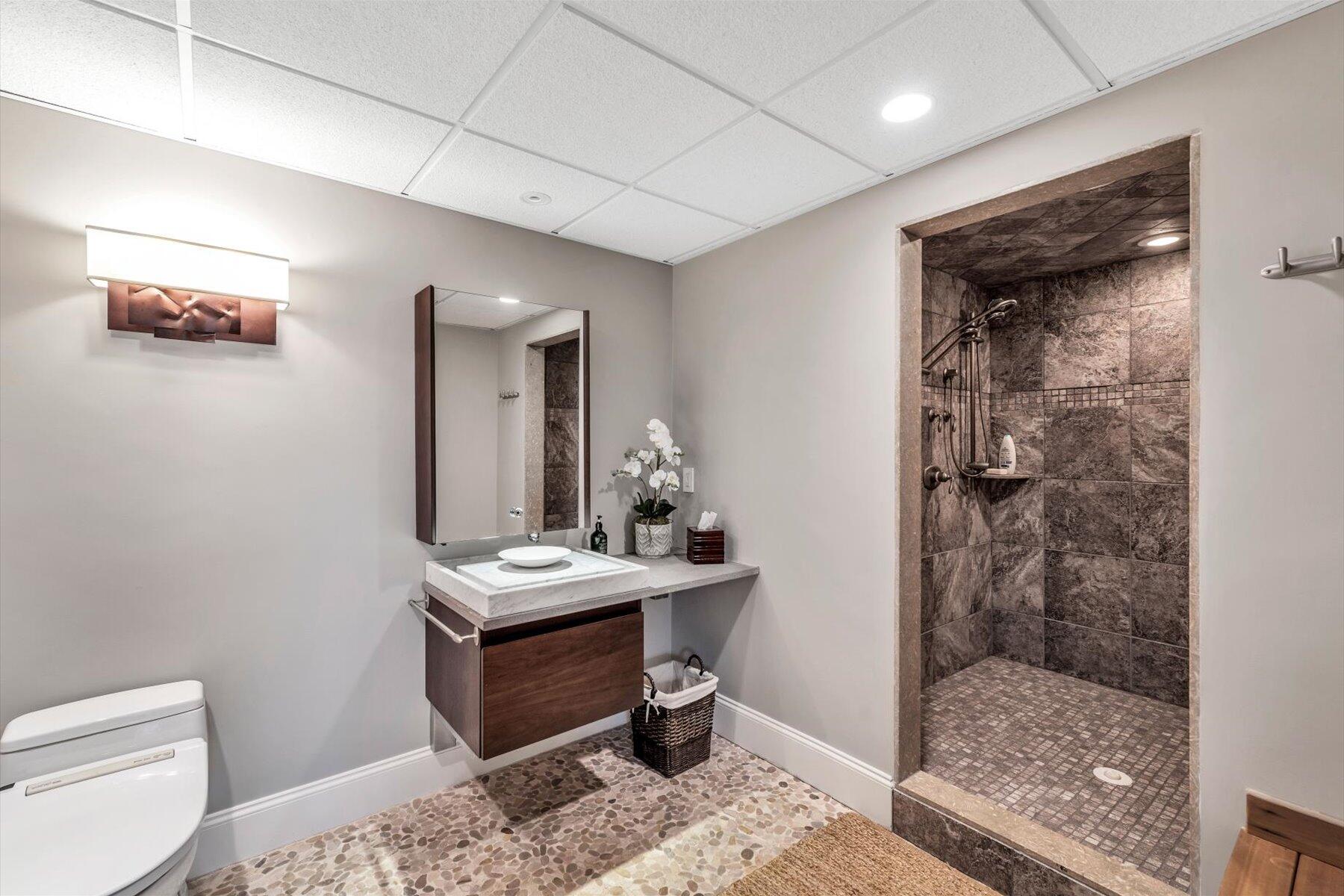 17 Cross Street Mashpee MA 02649