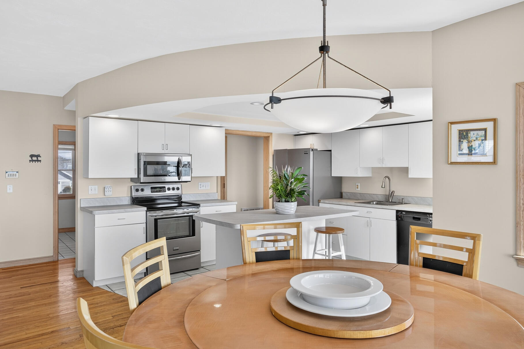 61 Menauhant Road Falmouth MA 02536