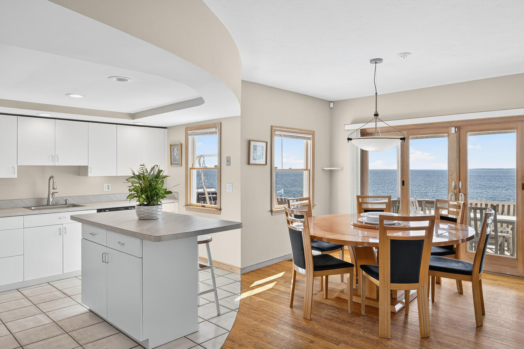 61 Menauhant Road Falmouth MA 02536