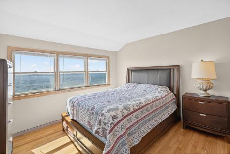 61 Menauhant Road Falmouth MA 02536