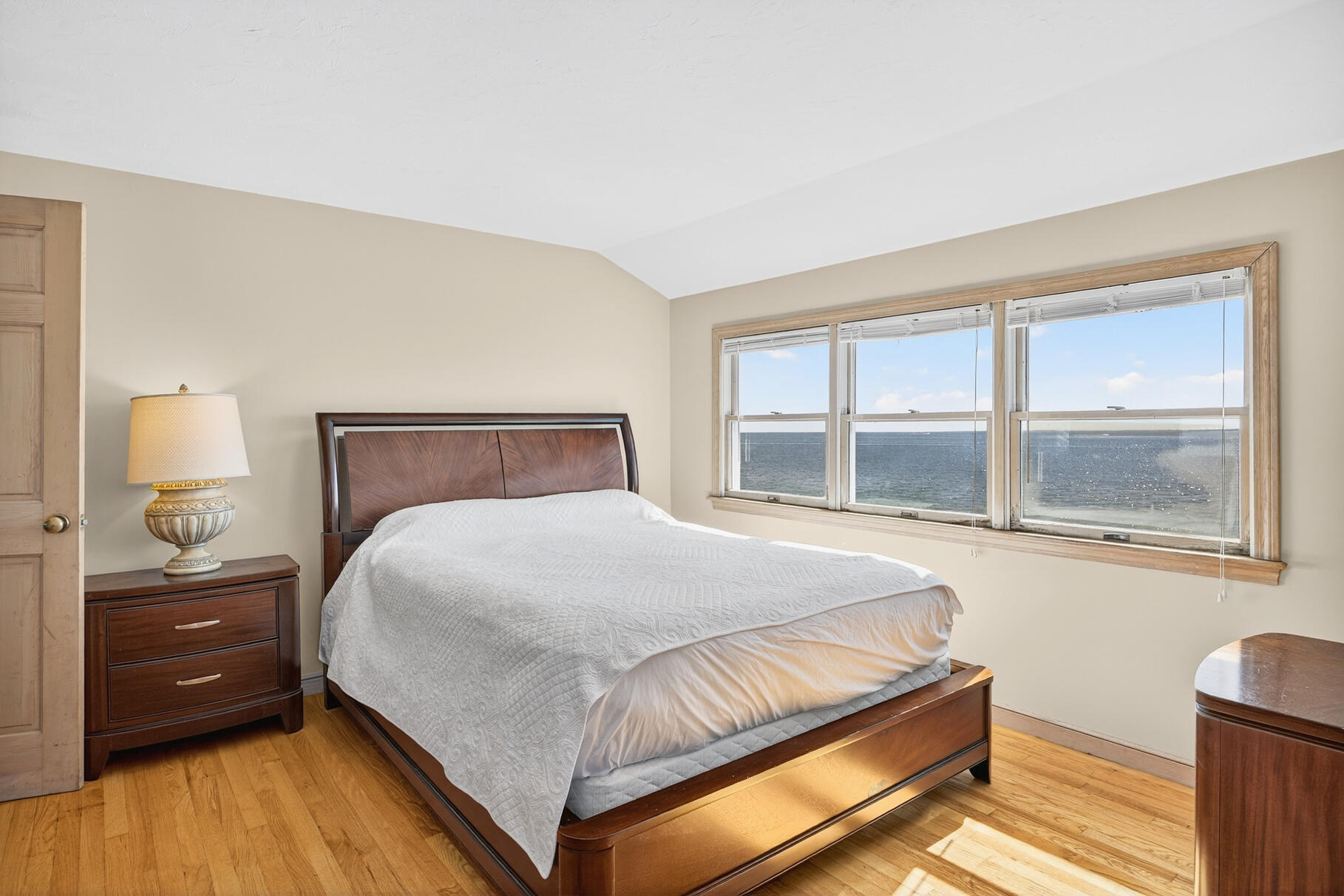 61 Menauhant Road Falmouth MA 02536