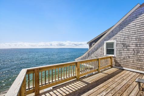 61 Menauhant Road Falmouth MA 02536