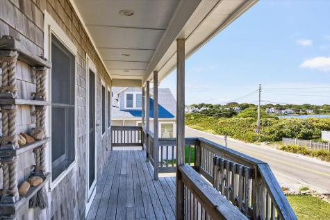 61 Menauhant Road Falmouth MA 02536