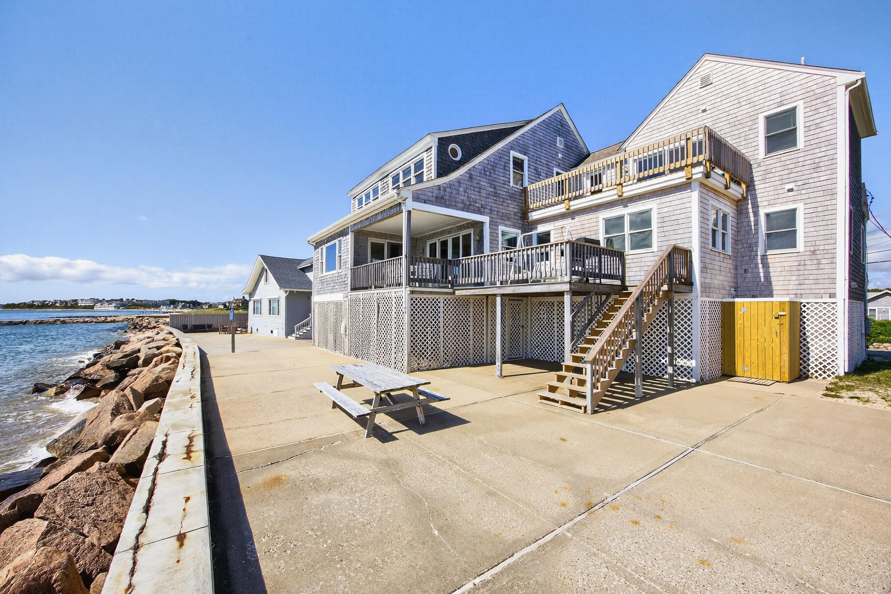 61 Menauhant Road Falmouth MA 02536