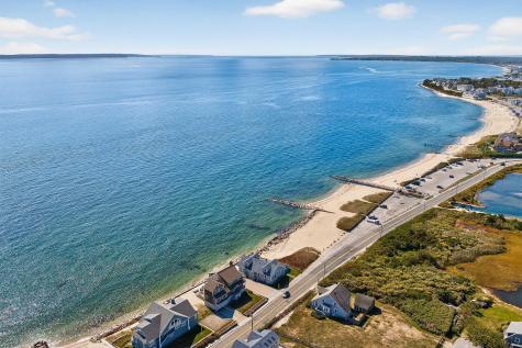 61 Menauhant Road Falmouth MA 02536