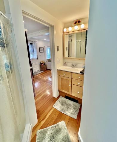 23 Cottage Street Provincetown MA 02657
