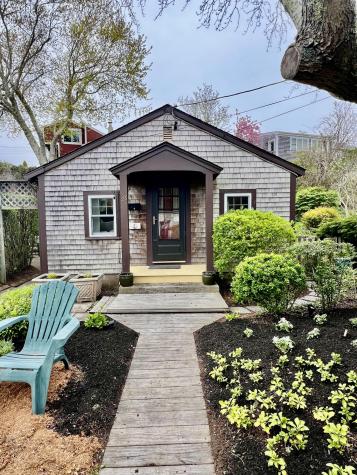 23 Cottage Street Provincetown MA 02657