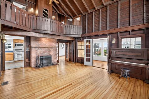 70 Menauhant Road Falmouth MA 02536