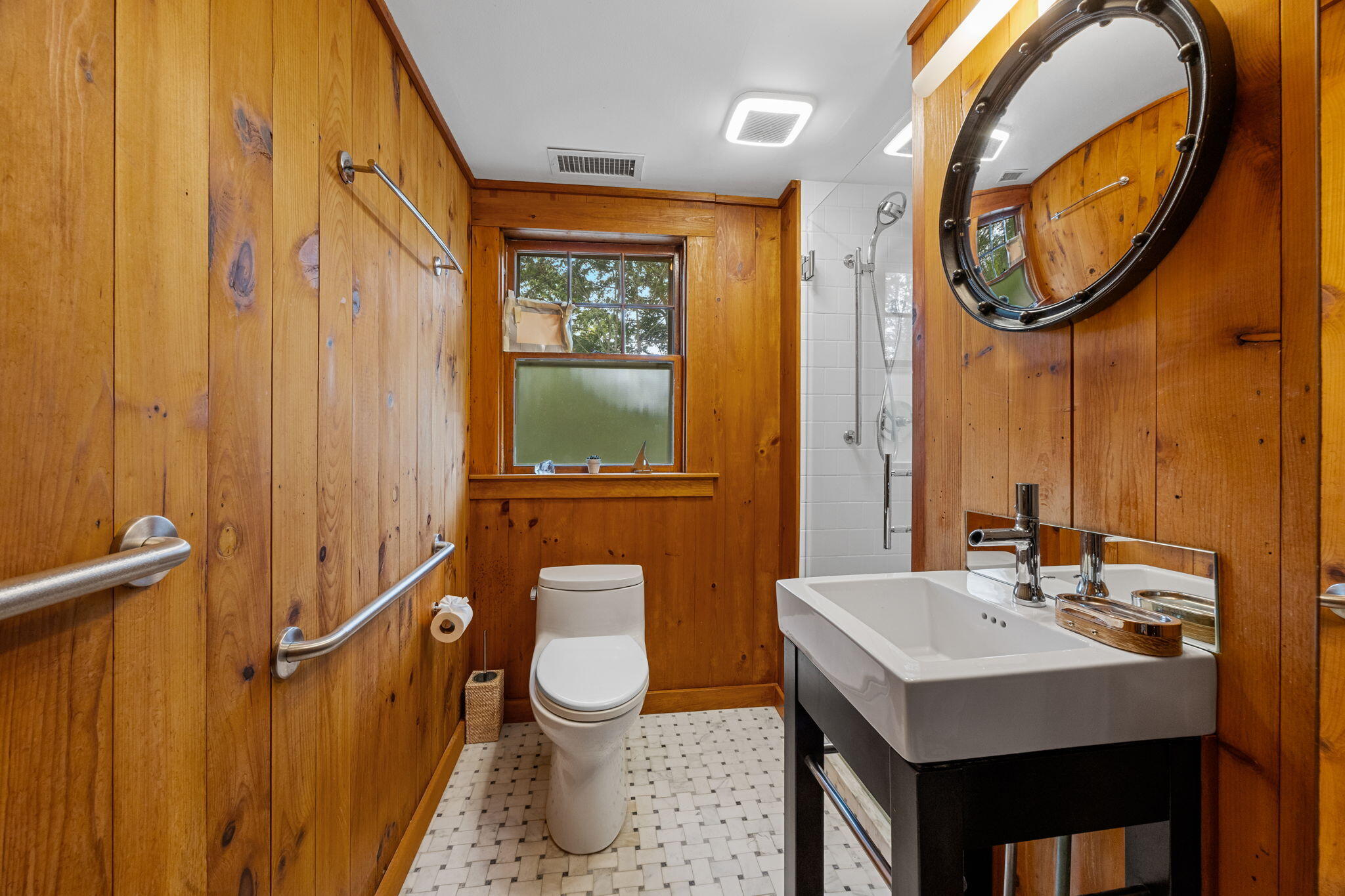 76 F R Lillie Road Falmouth MA 02540