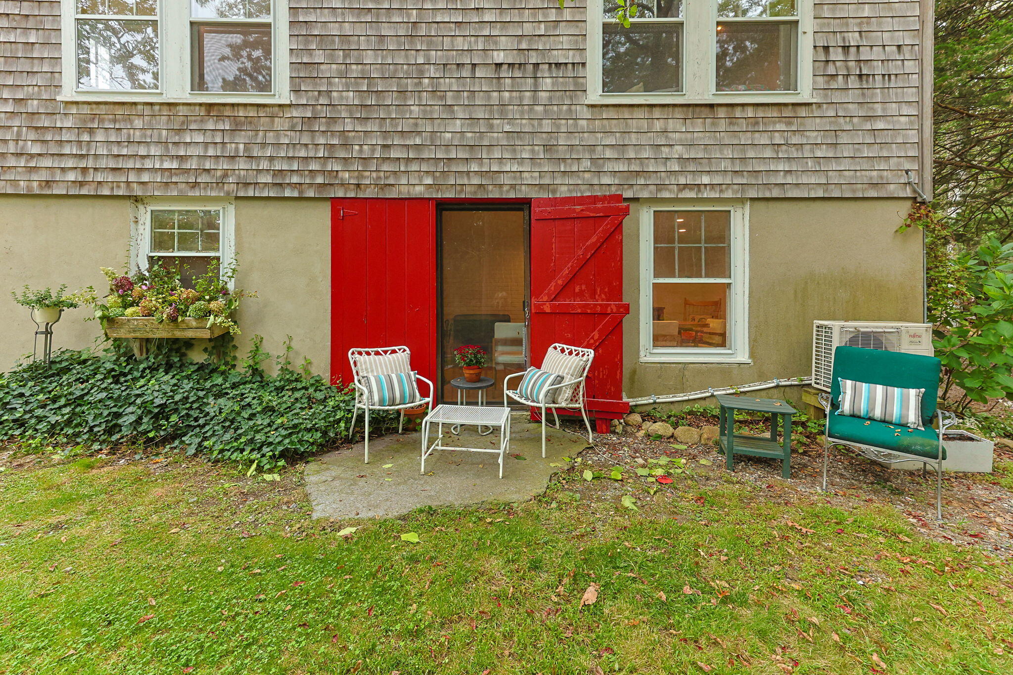 76 F R Lillie Road Falmouth MA 02540