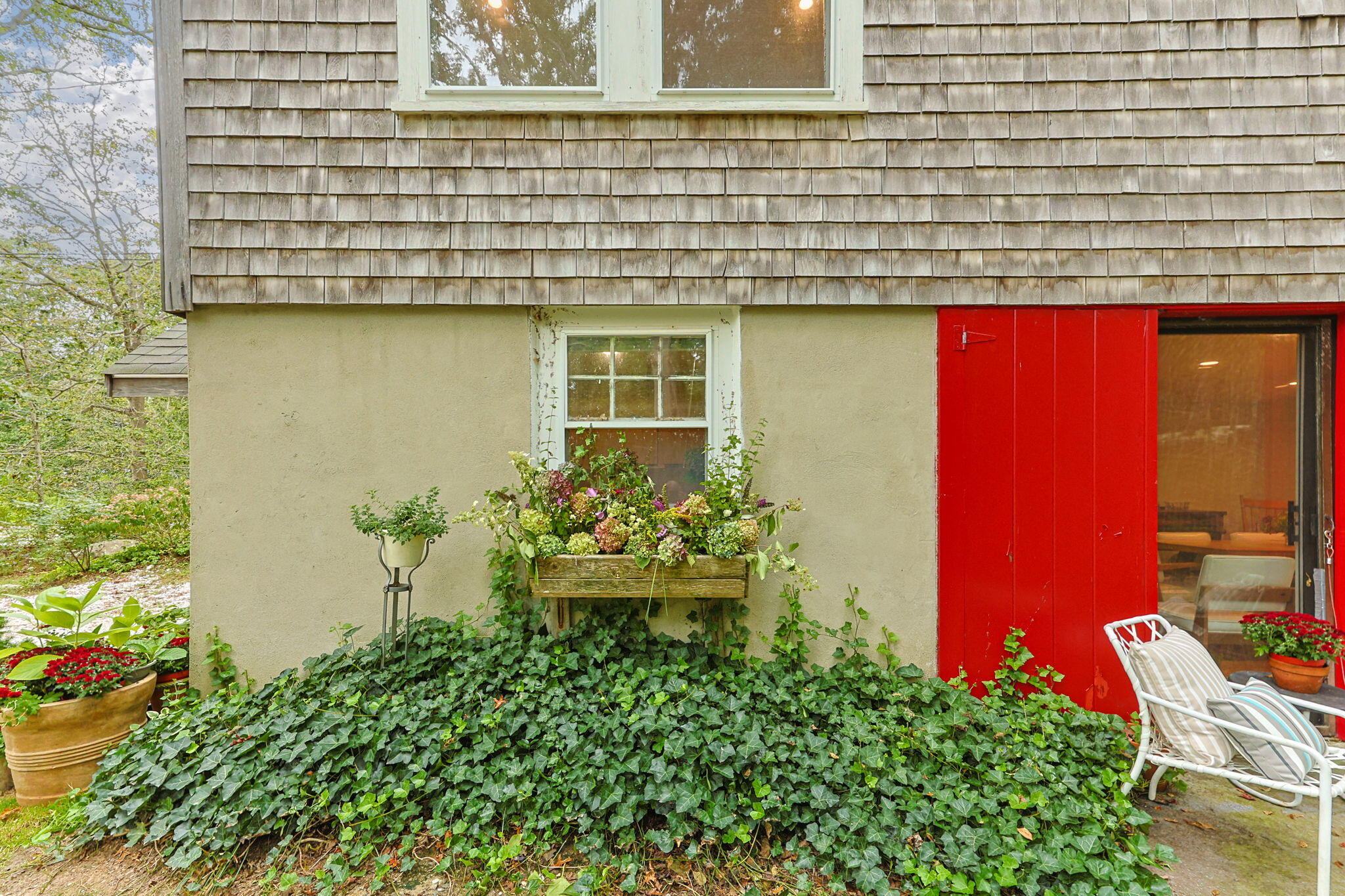 76 F R Lillie Road Falmouth MA 02540