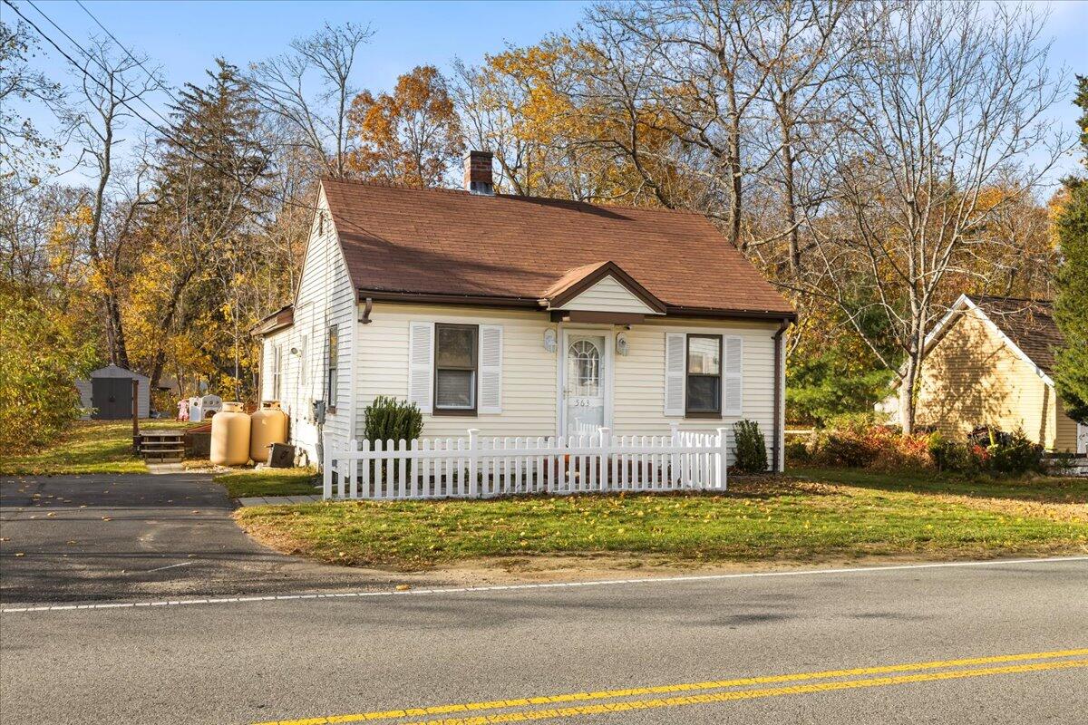 563 County Road Rochester MA 02770