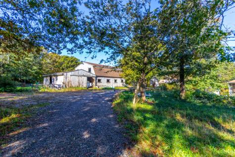 31 Quashnet Road Mashpee MA 02649
