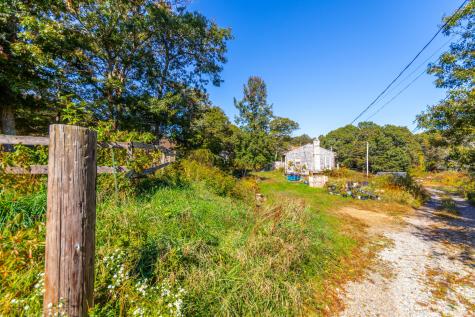 31 Quashnet Road Mashpee MA 02649