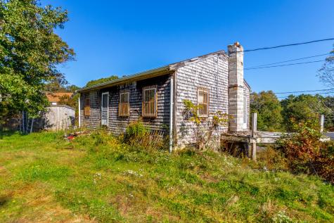 31 Quashnet Road Mashpee MA 02649
